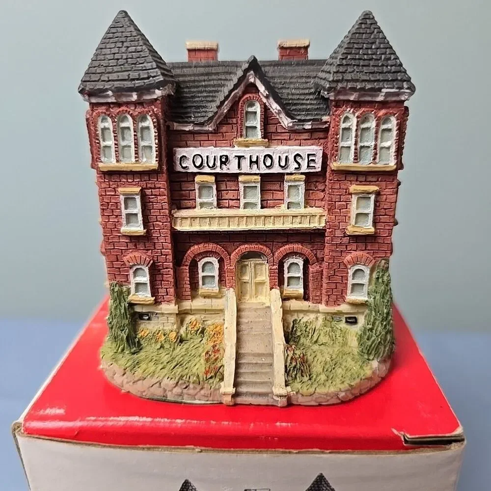 Village Americana #AH39 Liberty Falls Courthouse  1993 Holiday‎ Village Dillards
